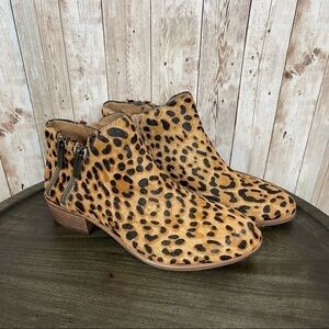 Gianni Bini (Tinslea) Animal Print Ankle Boot Size 6.5 Women